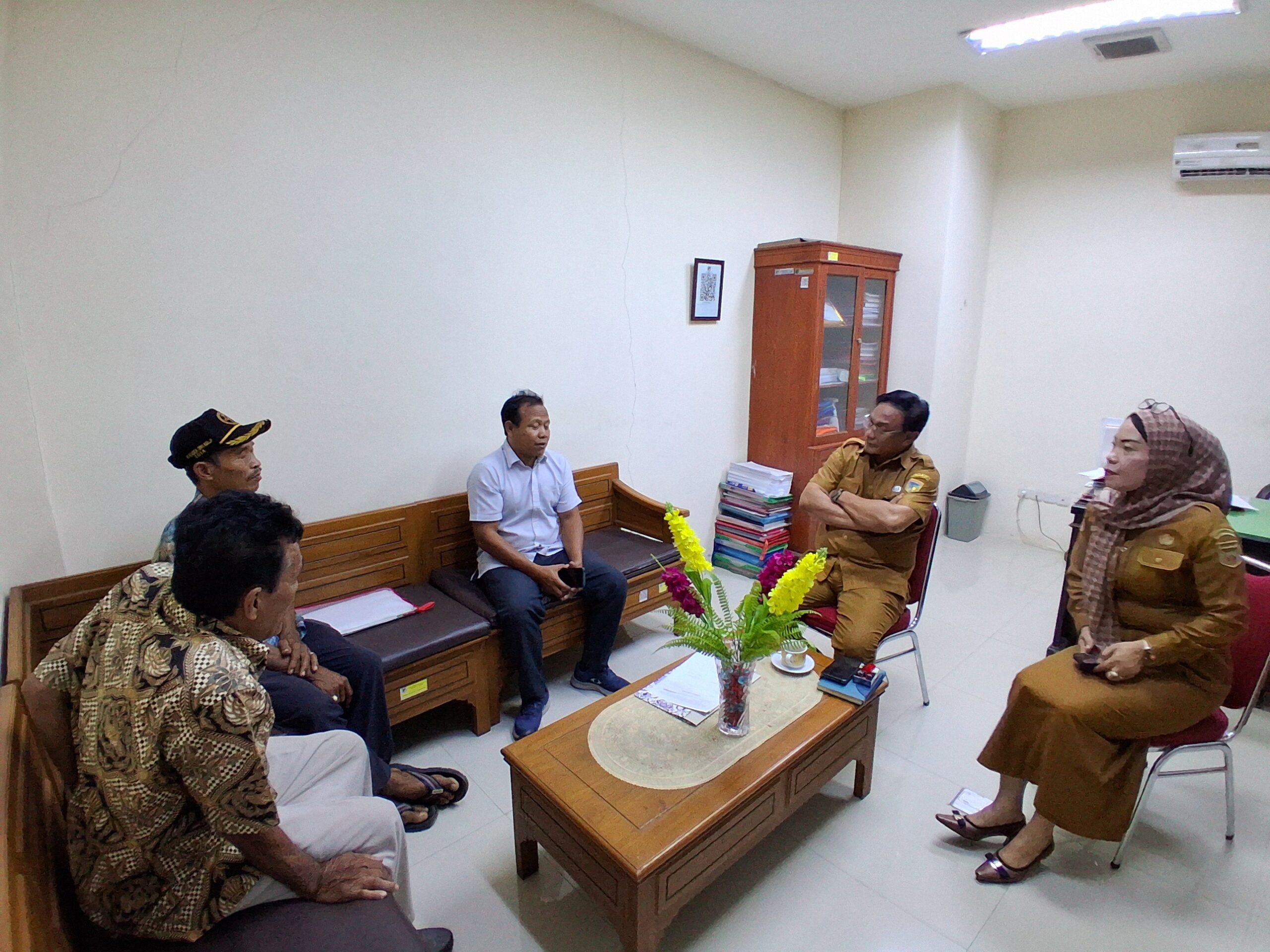 Perwakilan warga Kecamatan Banawa Selatan, Kabupaten Donggala mendatangi langsung Kantor Satgas Penyelesaian Konflik Agraria (PKA) Sulawesi Tengah pada Senin (13/7/2026) | Foto: Sultengnambaso.id